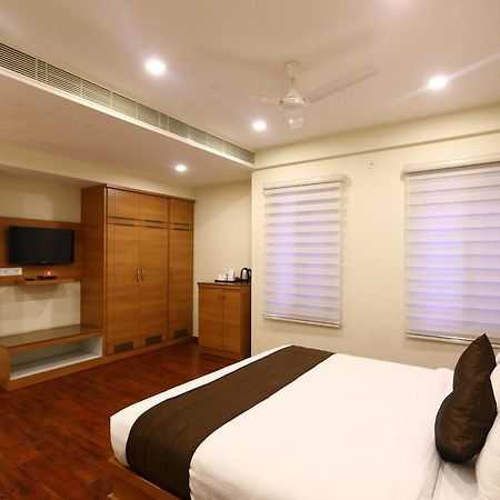 Fabhotel Prime Adore Residency Madras Buitenkant foto