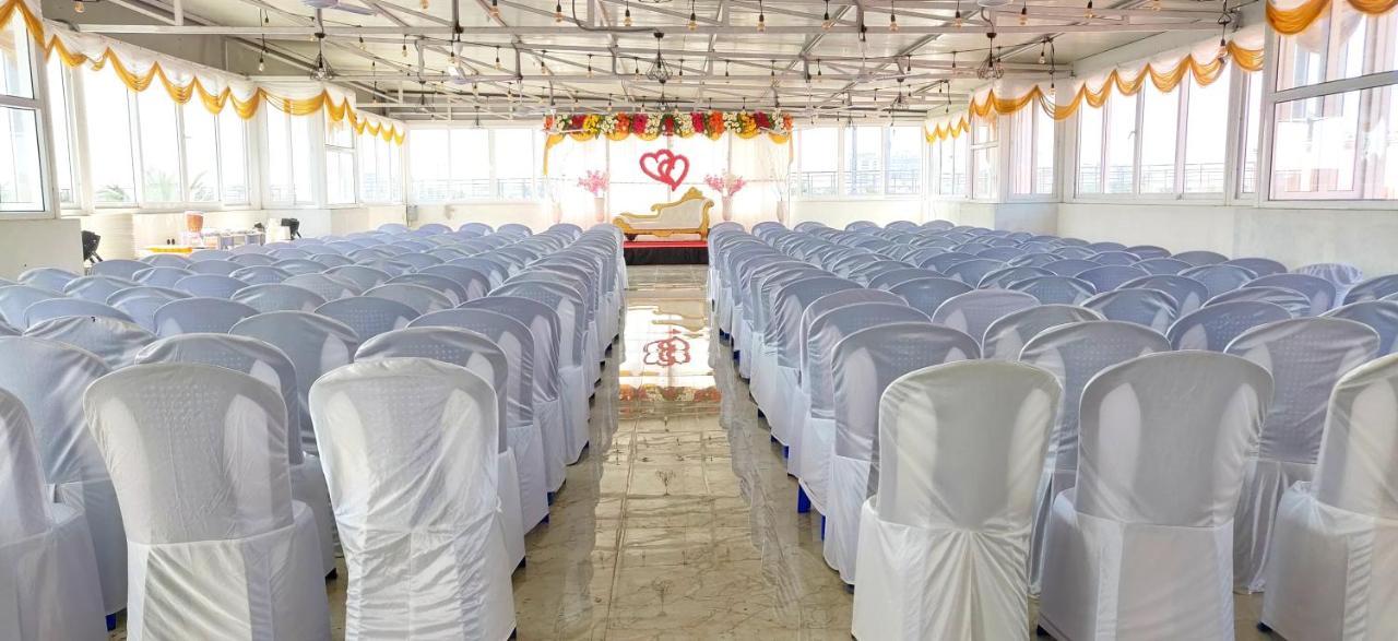 Fabhotel Prime Adore Residency Madras Buitenkant foto