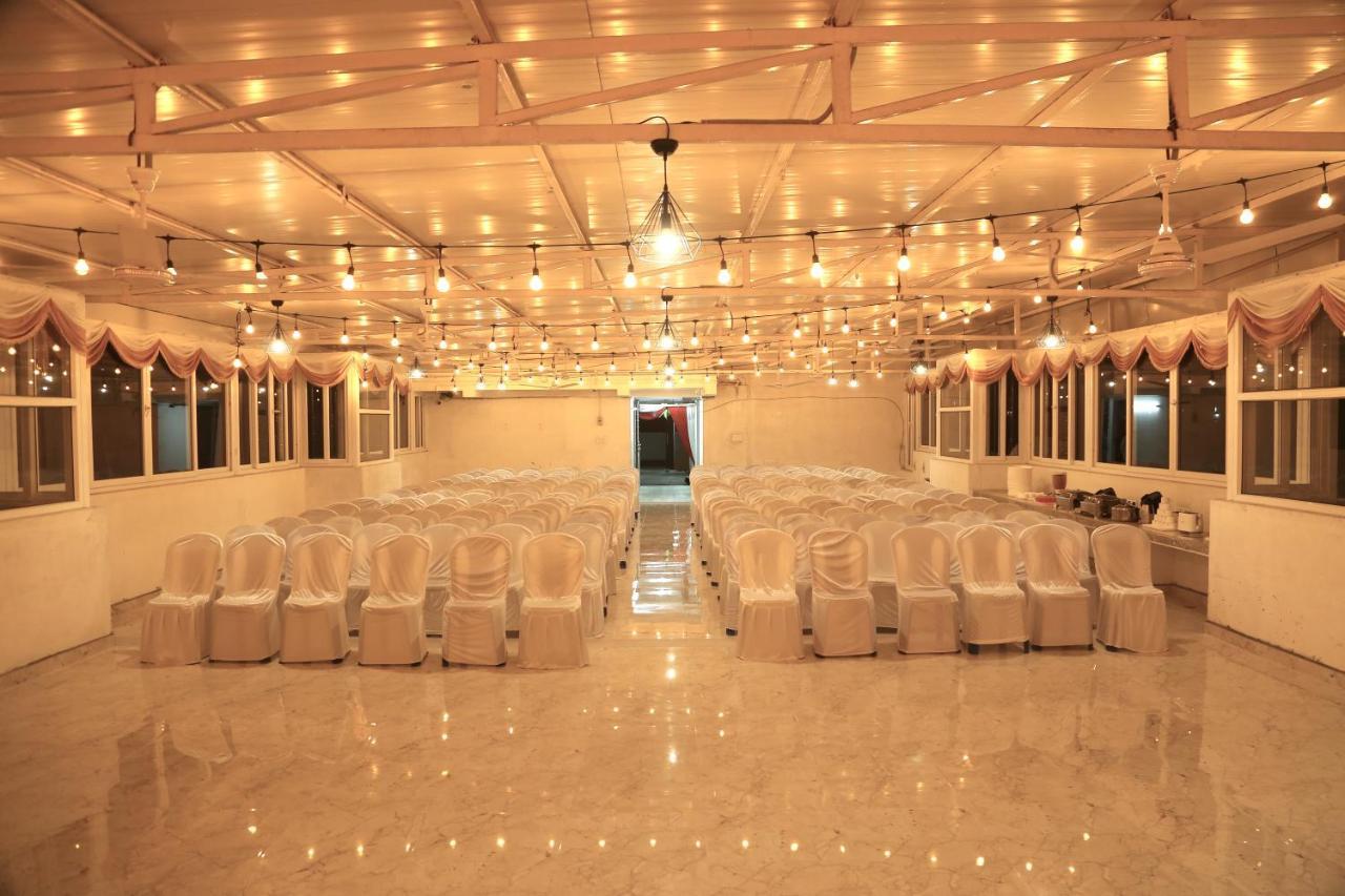 Fabhotel Prime Adore Residency Madras Buitenkant foto