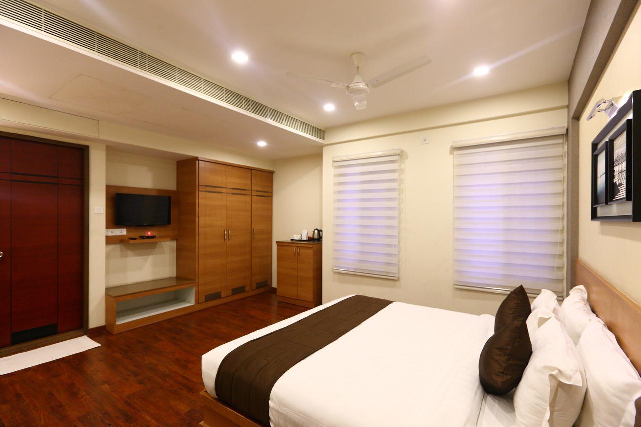 Fabhotel Prime Adore Residency Madras Buitenkant foto