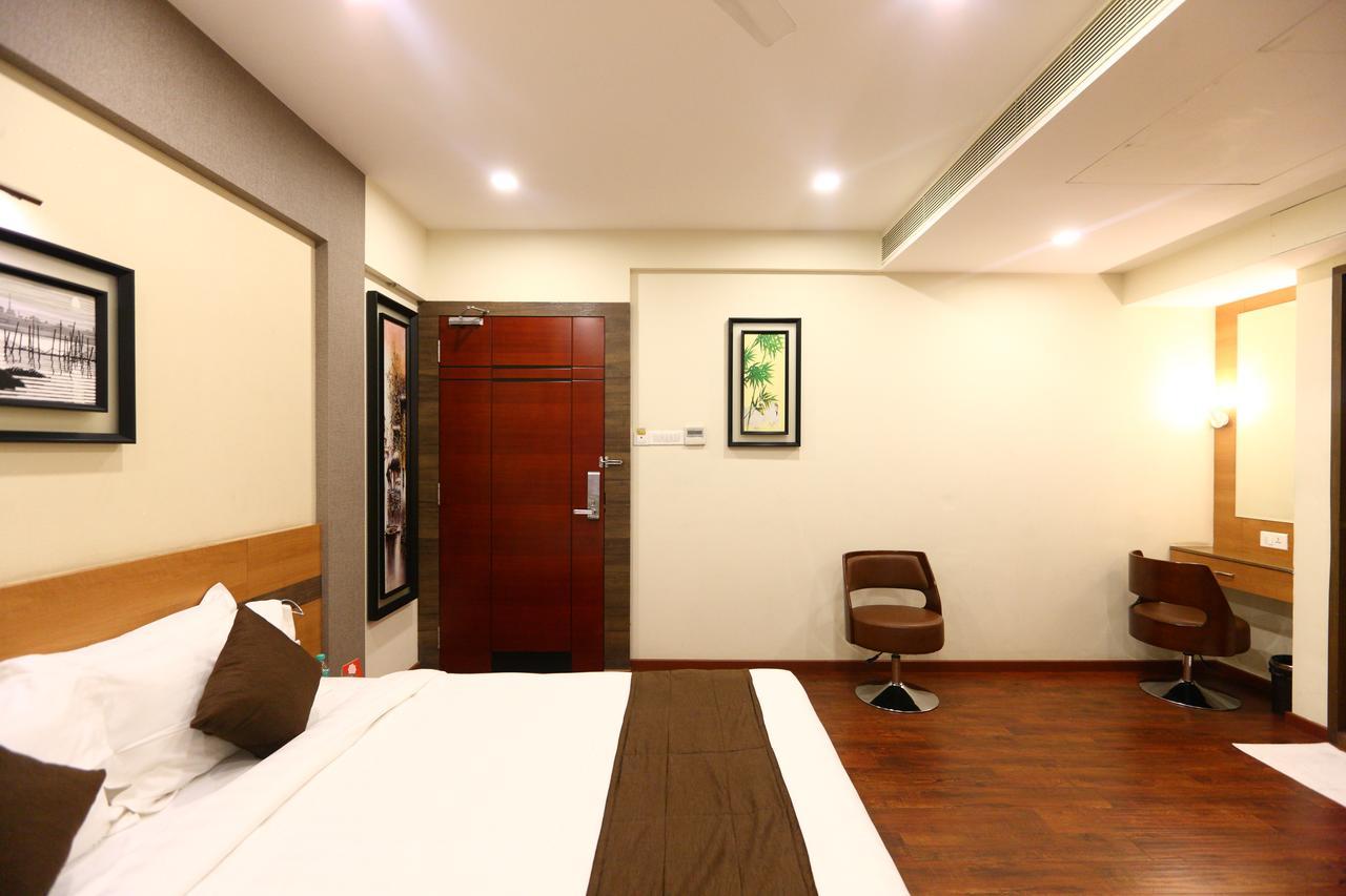 Fabhotel Prime Adore Residency Madras Buitenkant foto